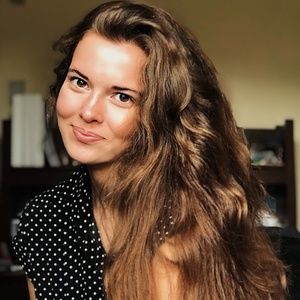 Meet your Posher, Olivia